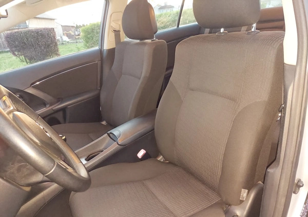 Toyota Avensis cena 22900 przebieg: 216000, rok produkcji 2009 z Busko-Zdrój małe 56